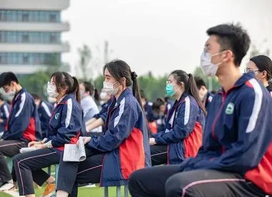 2022年高考哪些省份考三天?高考送考家長(zhǎng)穿什么衣服