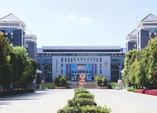 大學(xué)被勸退可以轉(zhuǎn)去其他學(xué)校嗎?大學(xué)退學(xué)后學(xué)籍會(huì)回到原來的高中嗎