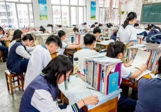 2022年高考是最容易的一年嗎?2022年高考分?jǐn)?shù)線會(huì)比2020年高嗎