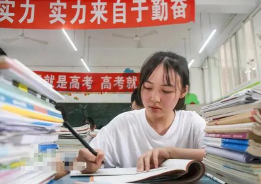 2022年高考分?jǐn)?shù)線會不會猛漲?2022高考出分?jǐn)?shù)線后還有可能降低嗎