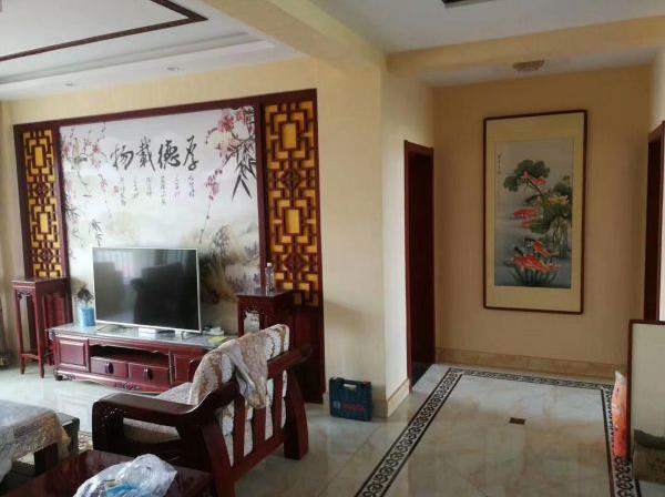 臥室里掛什么畫好 夫妻床頭掛花鳥畫最適宜