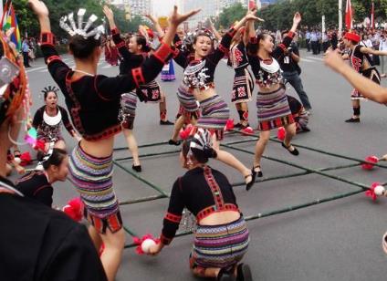 黎族有什么風(fēng)俗習(xí)慣?中國(guó)少數(shù)民族黎族的來(lái)歷習(xí)俗