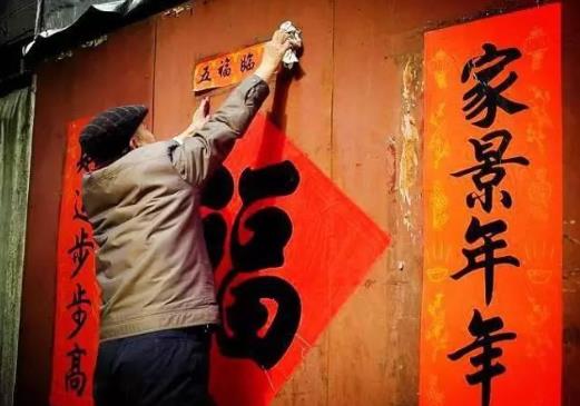 貼對(duì)聯(lián)不小心撕壞了一點(diǎn)要緊嗎?貼對(duì)聯(lián)不小心撕破了可以撕下來嗎