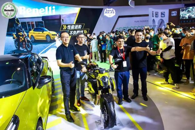 一個(gè)世界一個(gè)Benelli,經(jīng)典三缸信仰燃爆重慶摩展