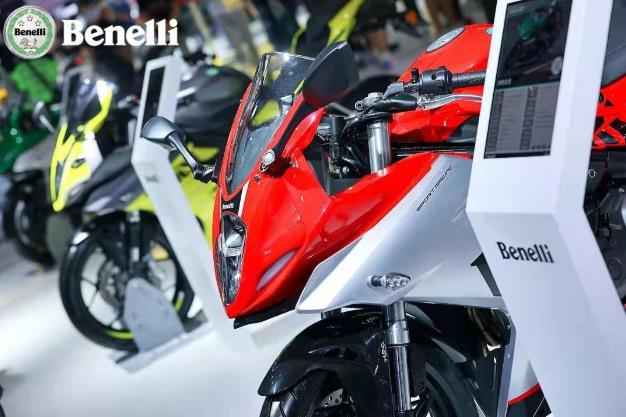 一個(gè)世界一個(gè)Benelli,經(jīng)典三缸信仰燃爆重慶摩展