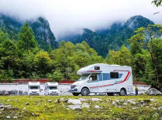 房車地方不能去哪些地方?房車睡覺晚上會(huì)悶死嗎