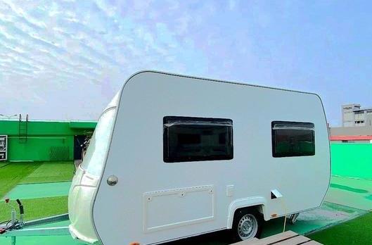 住在房車?yán)镎娴氖娣䥺幔孔夥寇囈惶煲嗌馘X