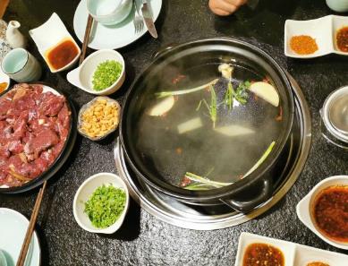 興霸王牛肉加盟費(fèi)用總店咨詢(xún)(刀叉牛肉火鍋加盟總部)