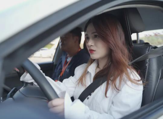 學(xué)車一天一般練幾小時最佳?學(xué)車一般幾個月拿駕照是天天練嗎