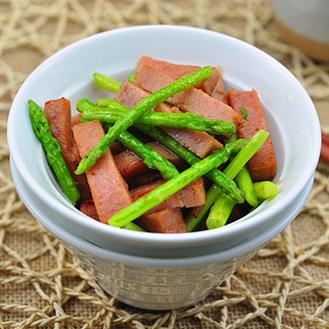 數(shù)款營(yíng)養(yǎng)午餐的做法:午餐肉鮮蘆筍