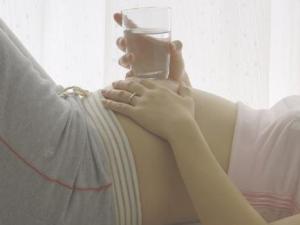 孕婦喝水喝什么水好？孕婦多喝水好嗎