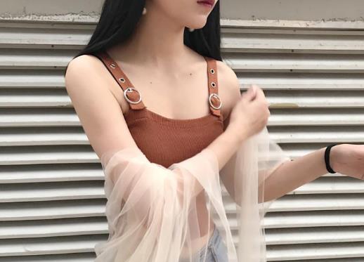 穿吊帶如何不露肩帶?文胸肩帶為什么會(huì)容易滑落?