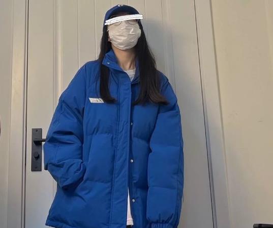 克萊因藍(lán)羽絨服值不值得買?克萊因藍(lán)和寶藍(lán)色哪個(gè)更顯白