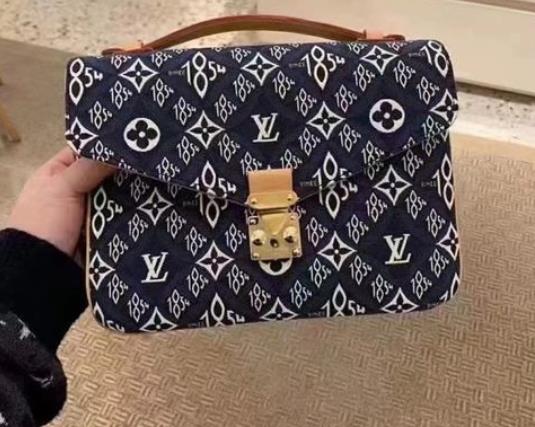 lv達(dá)芙妮的五金會(huì)磨損嗎?lv五金按扣壞掉可以去店里換嗎