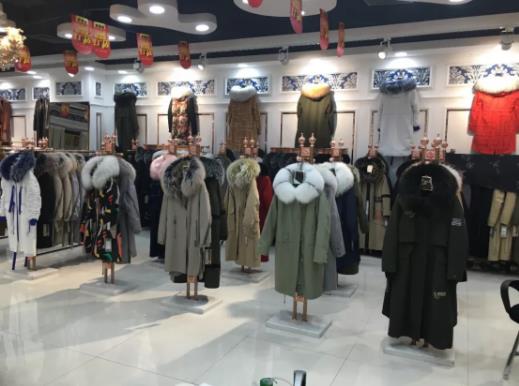 鄭州大觀國(guó)貿(mào)皮草城引領(lǐng)皮草搶購(gòu)新熱潮,皮草采購(gòu)季現(xiàn)場(chǎng)火爆