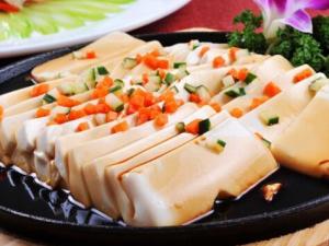 青春期的孩子、老年人不適宜吃豆腐