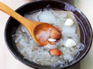 杏仁能吃多嗎？杏仁吃多了會怎樣