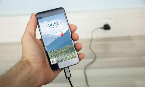 這七種錯誤充電習(xí)慣 會折損你的手機電池