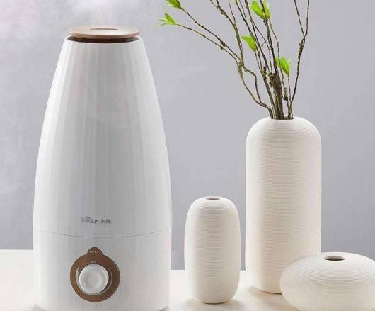 加濕器可以加開水嗎?加濕器一定只有在空調(diào)開時才能用嗎?