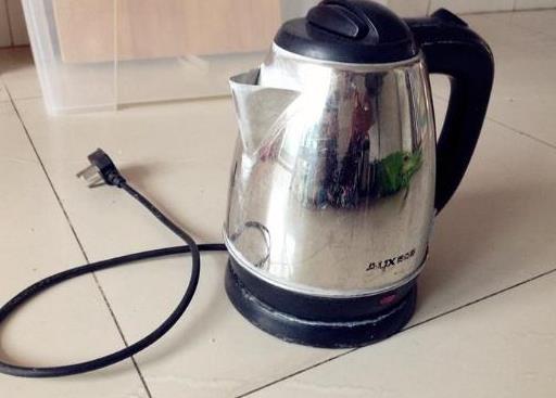 電熱水壺可以帶上飛機(jī)嗎?清理電熱水壺的水垢有什么好方法