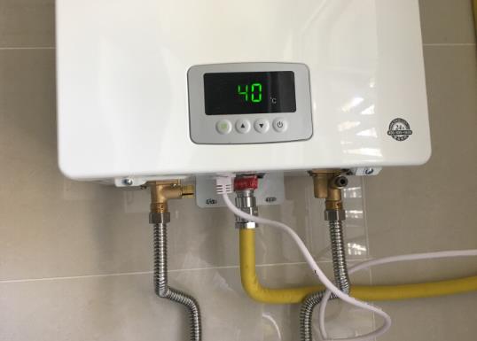 燃氣熱水器選13L的好還是16L的好?熱水器被雨水倒灌怎么解決