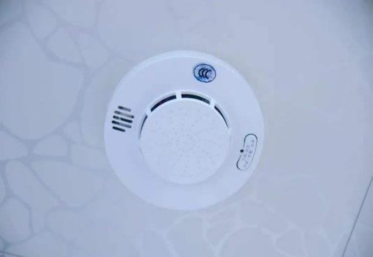 煙霧報警器一直響怎么關(guān)?煙霧報警器是怎么工作的