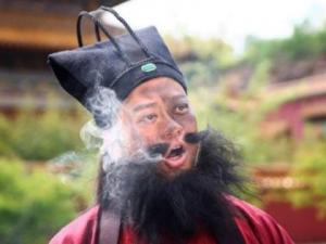 裝逼/裝比/裝b什么意思？裝B遭雷劈 裝純遭人輪