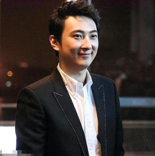 不知爹富王思聰是什么意思什么梗?王思聰被曝16歲前不知家里有錢遭調(diào)侃