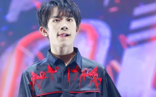 易烊千璽個人資料簡介 TFBOYS易烊千璽圖片 易烊千璽演過的電視劇