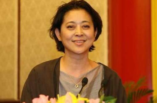 倪萍個人資料簡介 央視一姐倪萍圖片 倪萍電視劇 倪萍腿怎么了