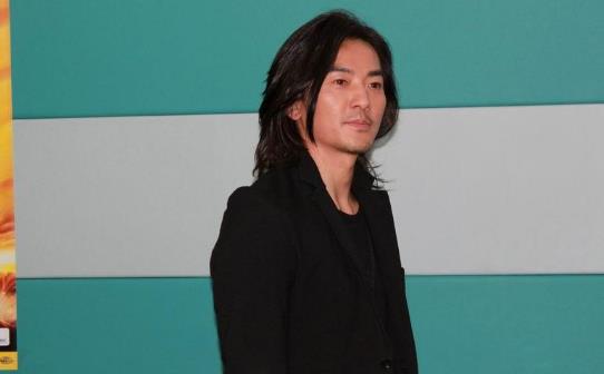 鄭伊健個(gè)人資料簡(jiǎn)介 鄭伊健圖片 鄭伊健演過的電視劇