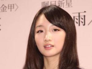 周冬雨個(gè)人資料，周冬雨照片，周冬雨富二代男友