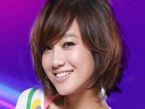 朱丹個(gè)人資料圖片，如歌女人獻(xiàn)唱《女人如歌》