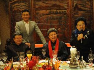 胡軍為父母籌辦金婚晚宴，分享經(jīng)營婚姻要訣