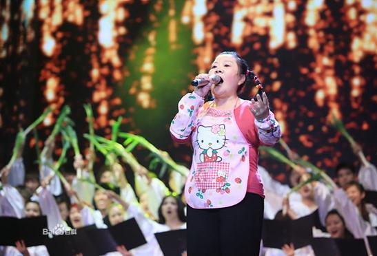 菜花大媽中國版蘇珊大媽個人資料,簽約Sony Music成莎拉布萊曼徒弟