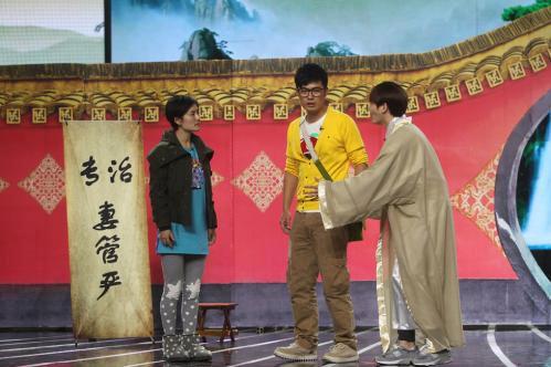謝娜陳赫小品《情感大師》大打溫情牌,坡姐搭檔曾小賢笑果驚人