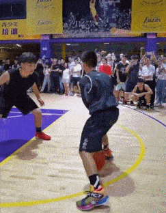 廣東獨臂籃球少年視頻回應(yīng)NBA巨星庫里:“我超級喜歡你”