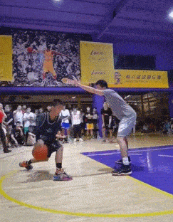 廣東獨臂籃球少年視頻回應(yīng)NBA巨星庫里:“我超級喜歡你”