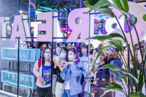 熱血少年空降阿迪達(dá)斯門店,解鎖“《運(yùn)動吧少年》限定周末”