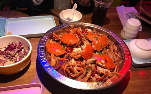 胖哥倆肉蟹煲死蟹當(dāng)活蟹賣怎么回事 胖哥倆為什么會出名