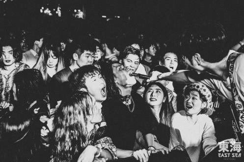 東海跨年線上下結(jié)合,雙城直播首創(chuàng)高峰