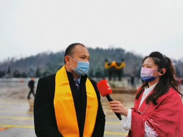 紀念醫(yī)圣張仲景誕辰1872周年暨“2022春季仲景健康節(jié)”開幕 馬云接受采訪.jpg