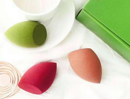 2020年好用的美妝蛋品牌,Beautyblender、Real Techniques很實用