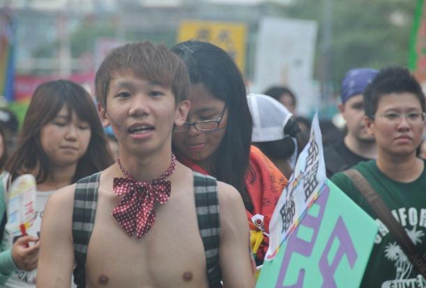 臺灣5萬名同性戀大游行，呼吁同志要婚姻平權(quán)，也要伴侶多元