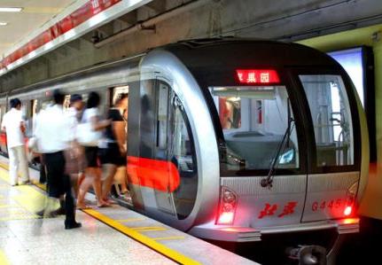 上班族如何安全乘地鐵？夏季坐車要掌握哪些要領(lǐng)