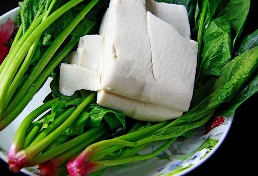 菠菜和豆腐能一起吃嗎？菠菜燉豆腐怎么做最好