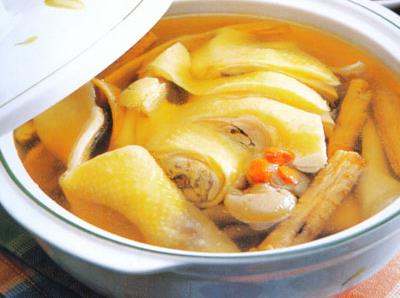 吃雞肉還是喝雞湯？雞肉雞湯哪個營養(yǎng)價值高