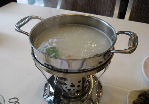 火鍋清湯比麻辣湯更傷身嗎？