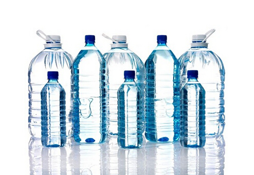 瓶裝水經(jīng)過暴曬后真的會變成“毒水”？