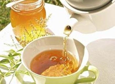 喝蜂蜜水有什么好處？蜂蜜水的作用與功效